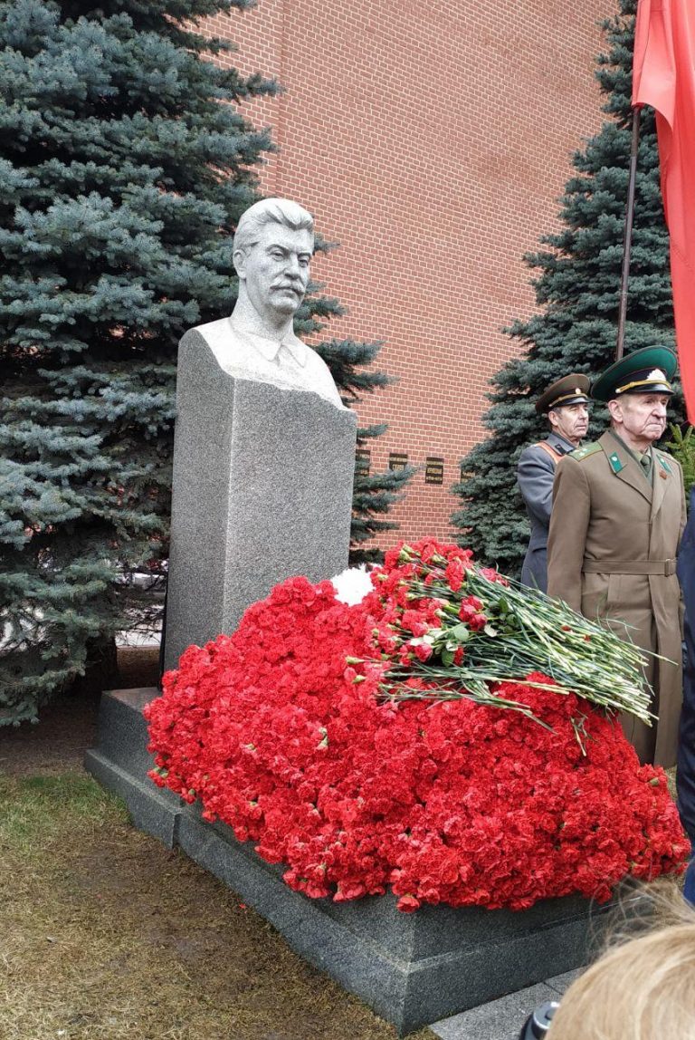 Сталин Иосиф Виссарионович в мавзолее