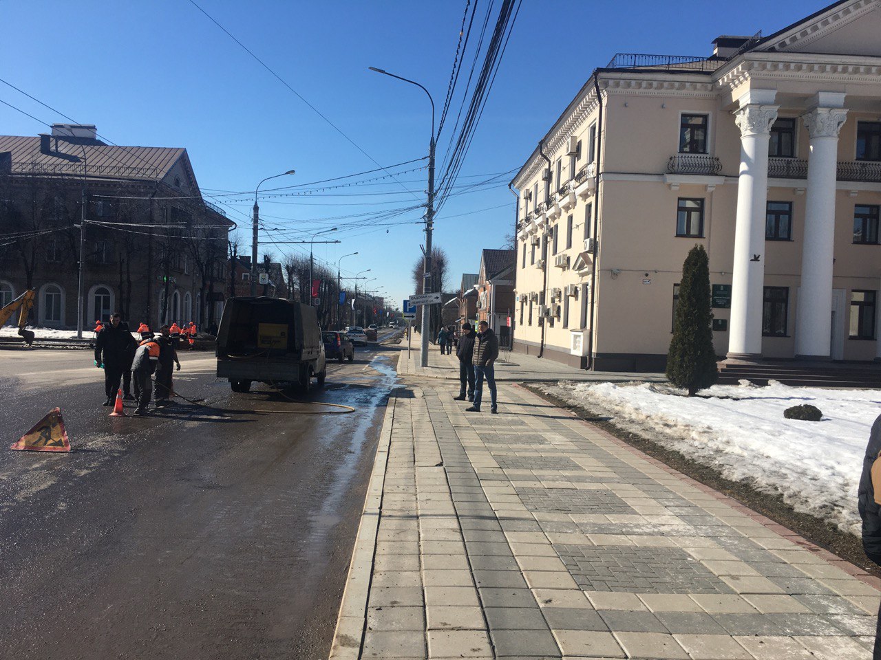 Платная дорога под окнами домов – это варварство! Жители Видного провели  массовую встречу с депутатами под шум отбойных молотков (+видео) — Левый  Фронт