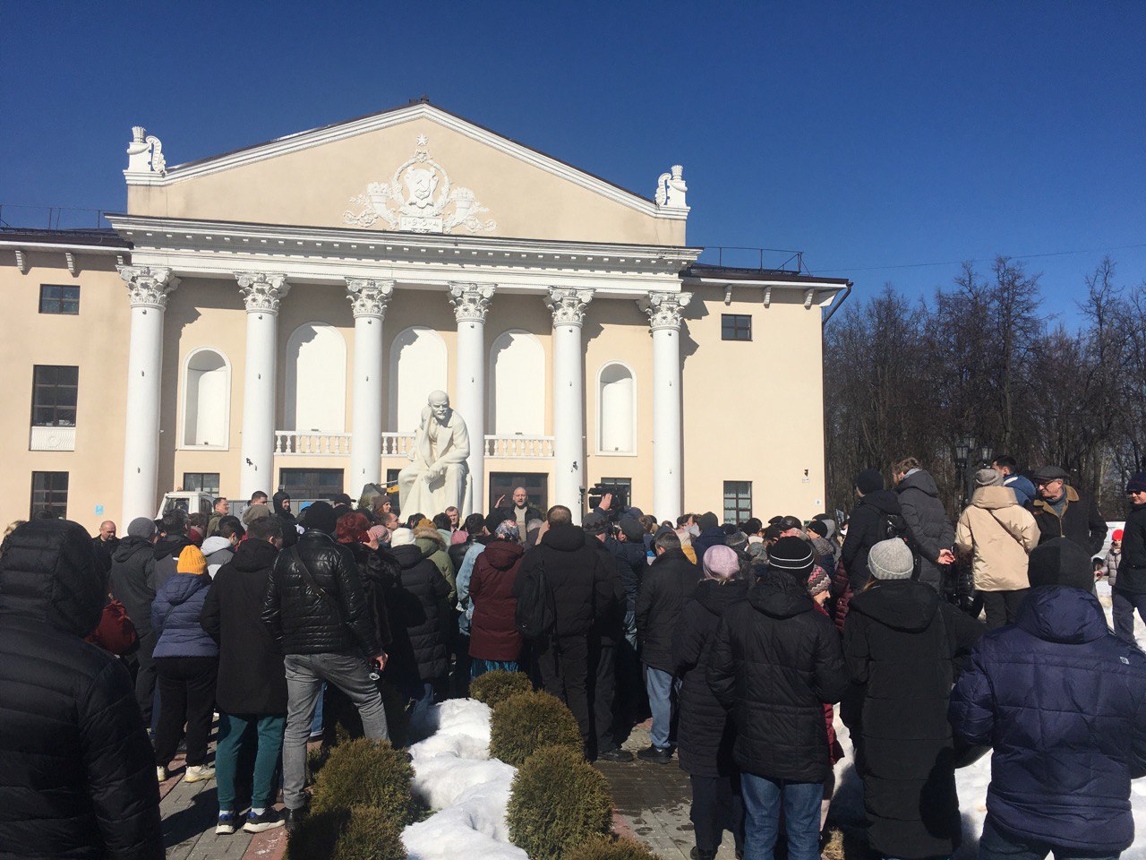 Платная дорога под окнами домов – это варварство! Жители Видного провели  массовую встречу с депутатами под шум отбойных молотков (+видео) — Левый  Фронт