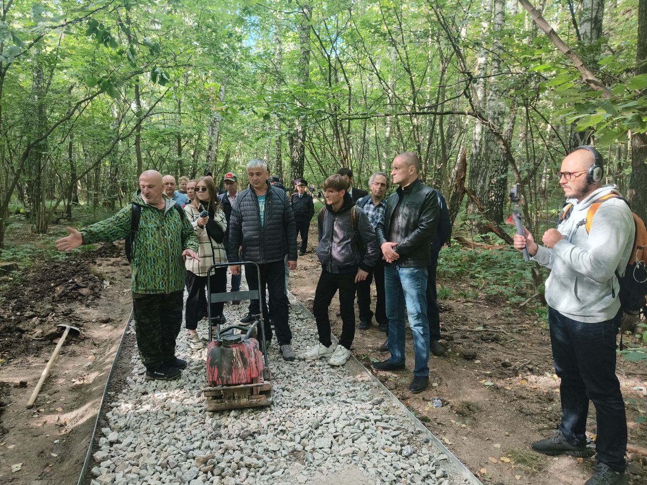 Защитники Битцевского леса провели общественную инспекцию и потребовали  остановить незаконные работы по «благоустройству» — Левый Фронт